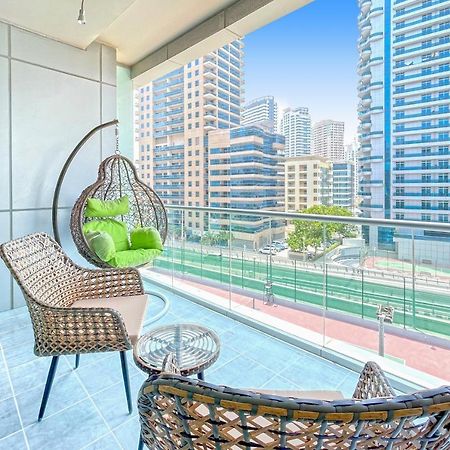 Bnbmehomes - Sit Back & Enjoy Seeing The Luxury Yachts Drive By - B67 Дубай Екстериор снимка